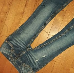 Junior size jeans Maurices size 1/2